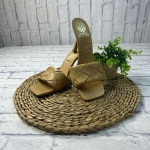Vince Camuto Tan Women's Heeled Sandals. Size 9.5M